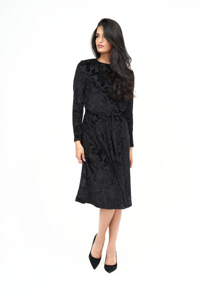 New Swing Floral Velvet Dress: Black