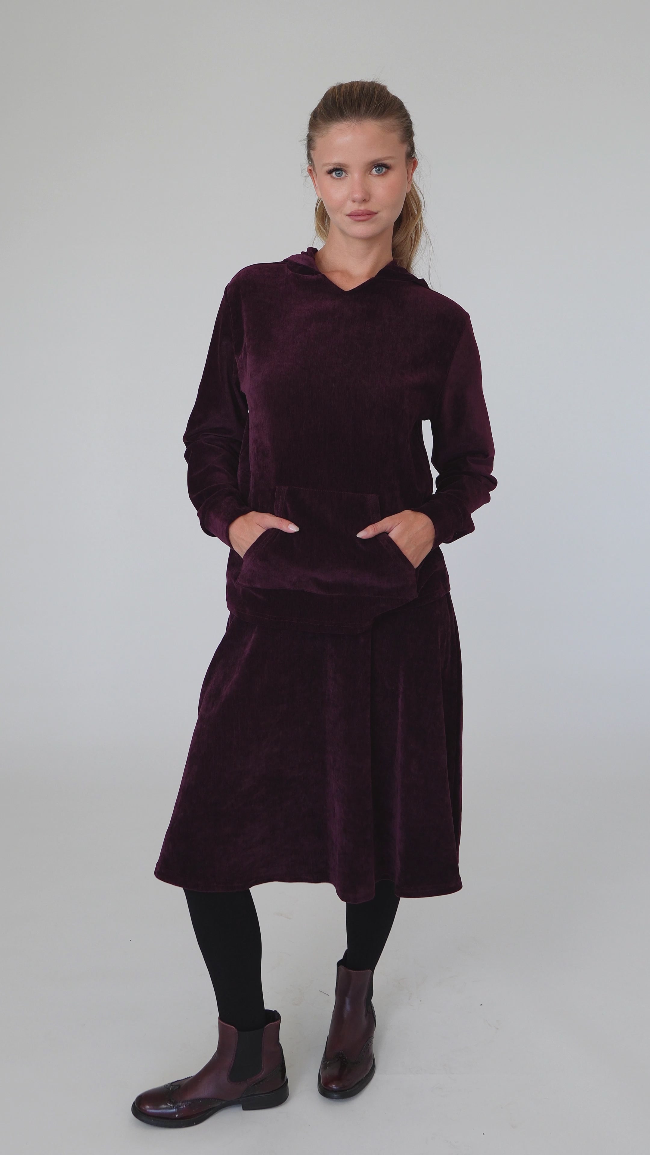 Velvet Shishi Skirt - Burgundy