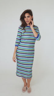 Vestido básico suelto con cheurón real